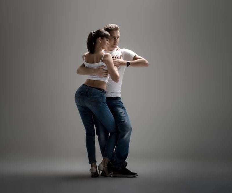 en forma bailando bachata