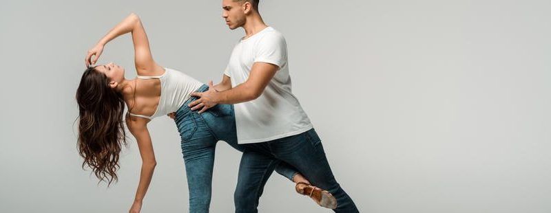 Pasos básicos de bachata explicados