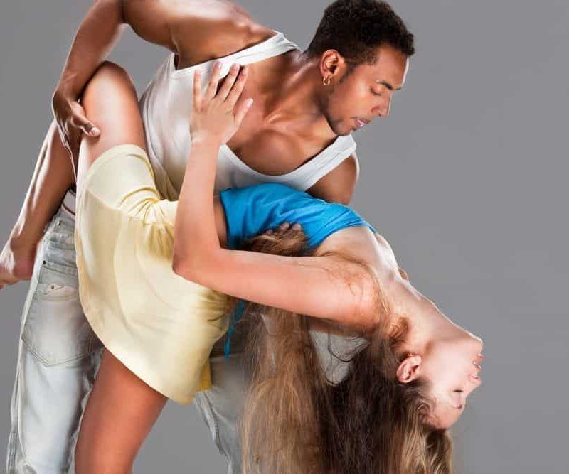 como bailar salsa en pareja