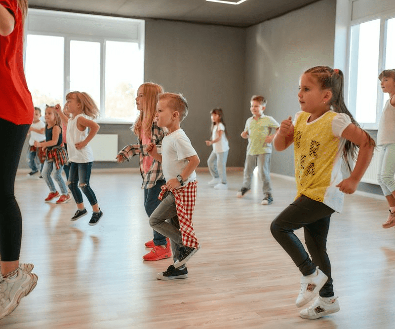¡Preparate-verano-Esplai-de-baile-infantil-en-Barcelona
