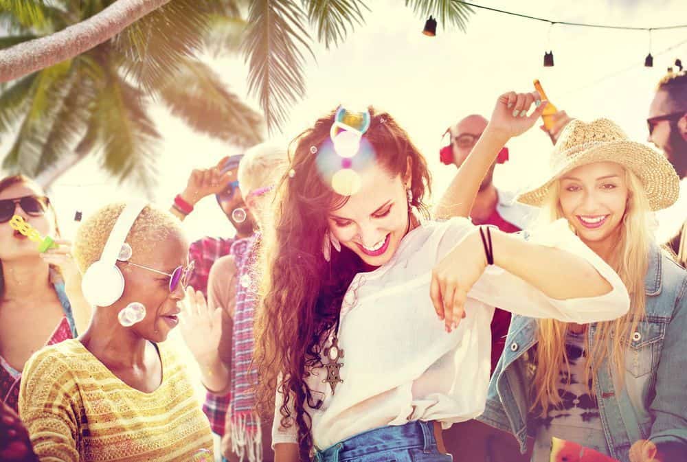 Reggaeton Beach Festival en Barcelona: prepárate con nuestras clases