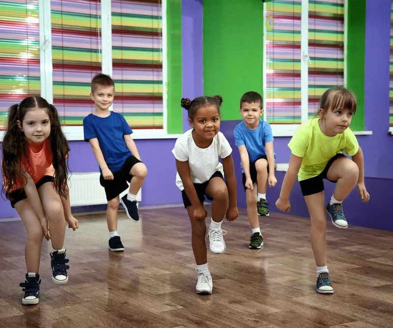 Clases-de-baile-para-ninos-que-desarrollan-creatividad-y-confianza
