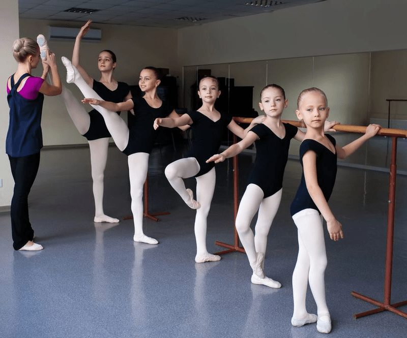 Escuela-de-danza-en-Barcelona-con-profesores-titulados-y-experiencia