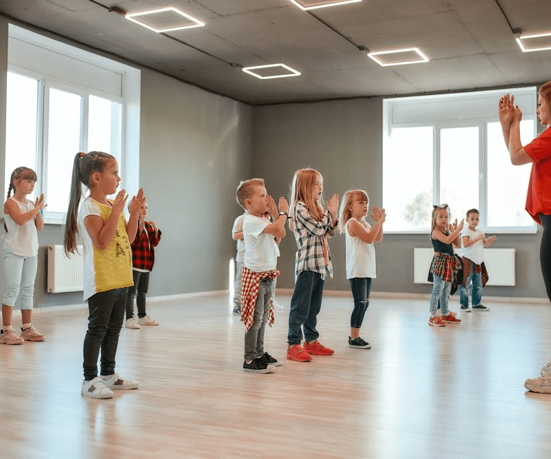 Actividades-extraescolares-de-baile-que-potencian-el-desarrollo