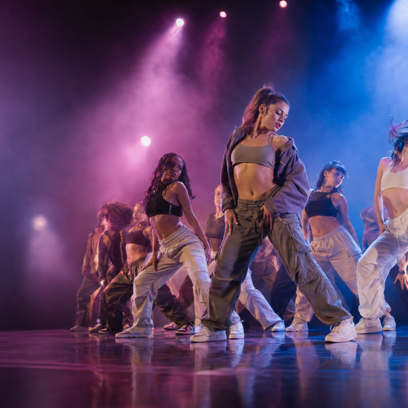 Preparacion-de-nuestro-festival-de-danza-esto-es-todo-lo-que-ocurre-antes-de-que-se-abra-el-telon